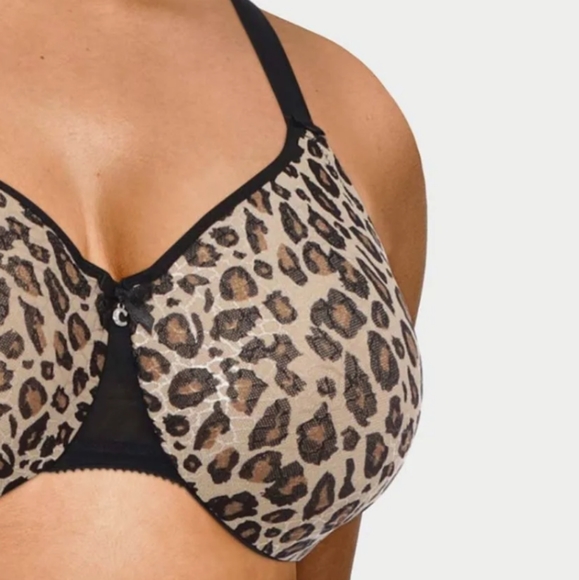 😍EUC Chantelle C Magnifique Seamless Unlined Minimizer Underwire Bra, 34DDD - Picture 6 of 16